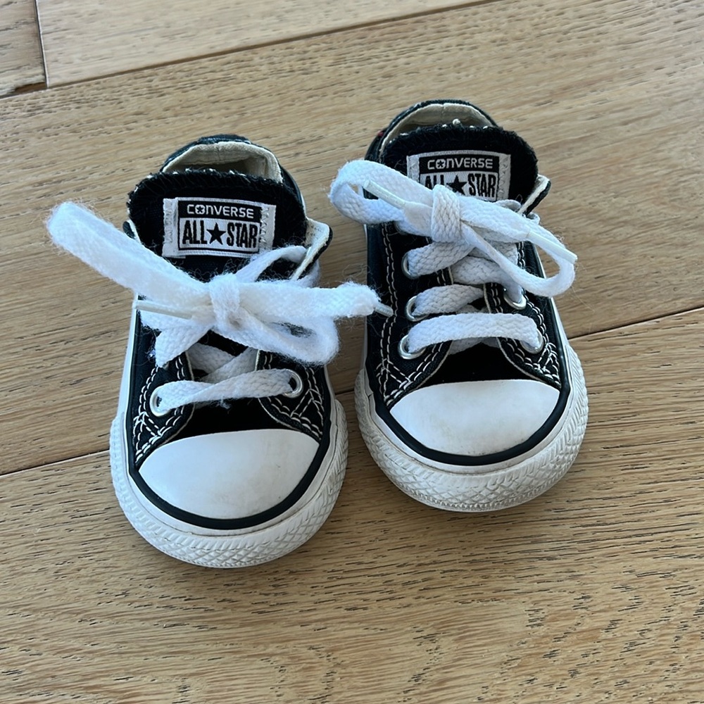 Converse All Stars toddler size 4 black chuck taylors